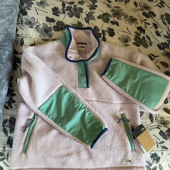 Brand new The North Face snap fleece - Picture 6 of 10